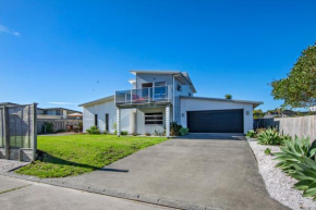 At The Beach - Ruakaka Holiday Home